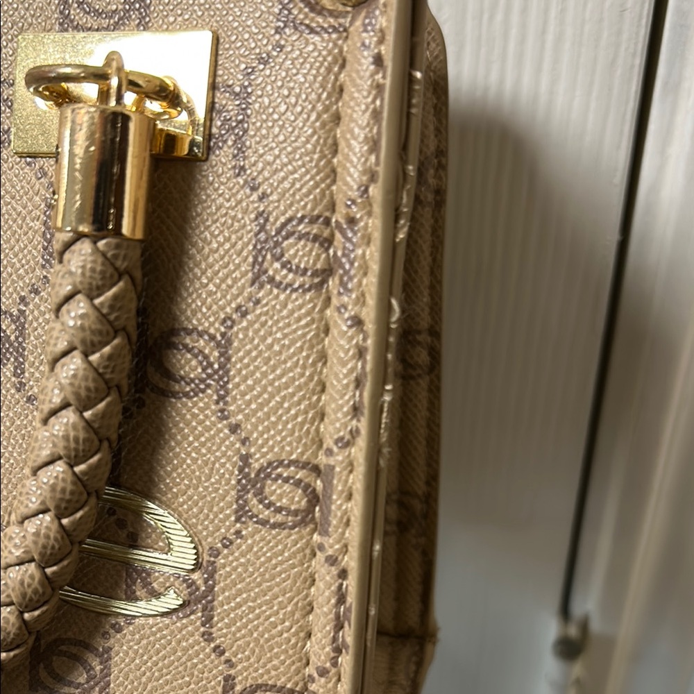 Bebe Tan and Gold Crossbody Bag with Chic Design - Picture 4 of 7